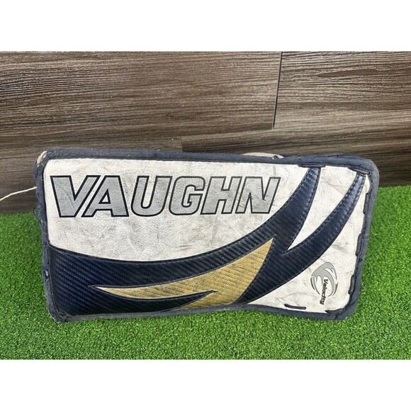Vaughn Velocity 7400 blocker Goalie Hockey Junior jr Right hand - Picture 1 of 9